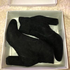 SOLD !!!Black madden girl ankle boots